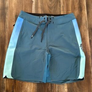 🌊EUC Boys Rip Curl Mirage Ultimate Stretch Boardshorts